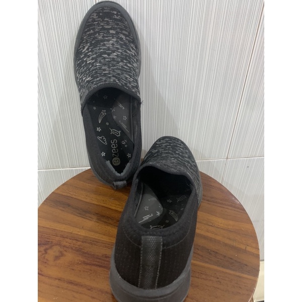 Sepatu Hitam Bzees (Preloved)