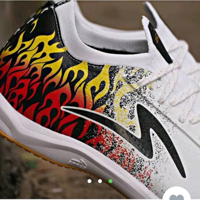 Sepatu futsal lightspeed II v8 SE klok