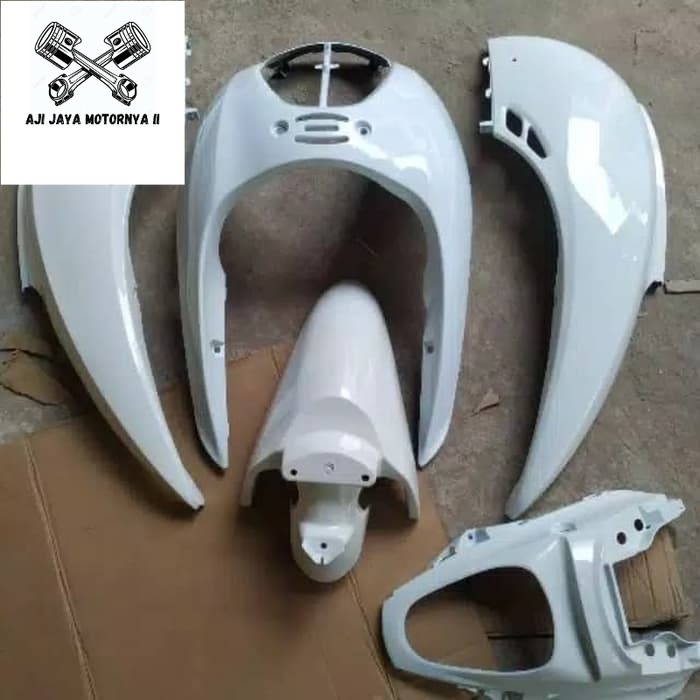 PROMO cover body Scoopy karbu putih - body motor Honda bScoopy karbu