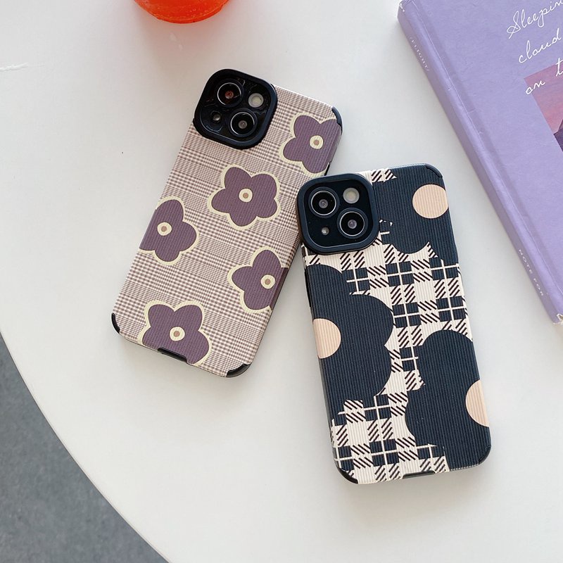 Soft Case Motif Bunga Kotak-Kotak Hitam Untuk iPhone 7 8 Plus X XR SE 2020 XS Max 11 13 Pro Max