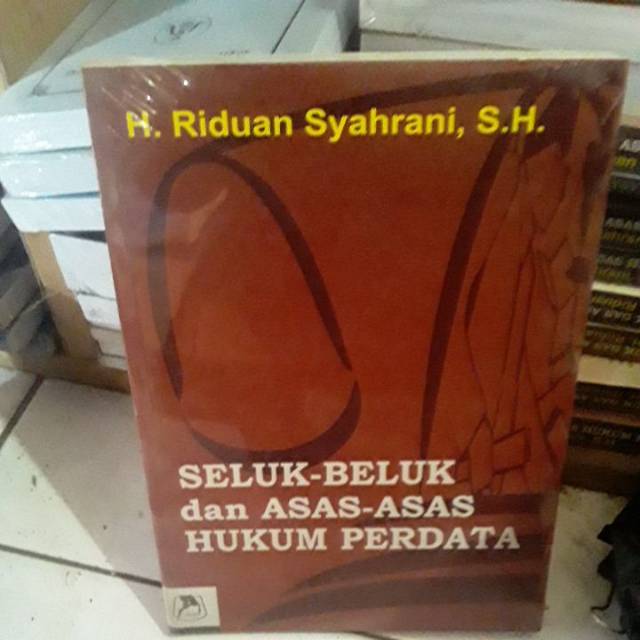 

Buku seluk beluk dan asas asas hukum perdata