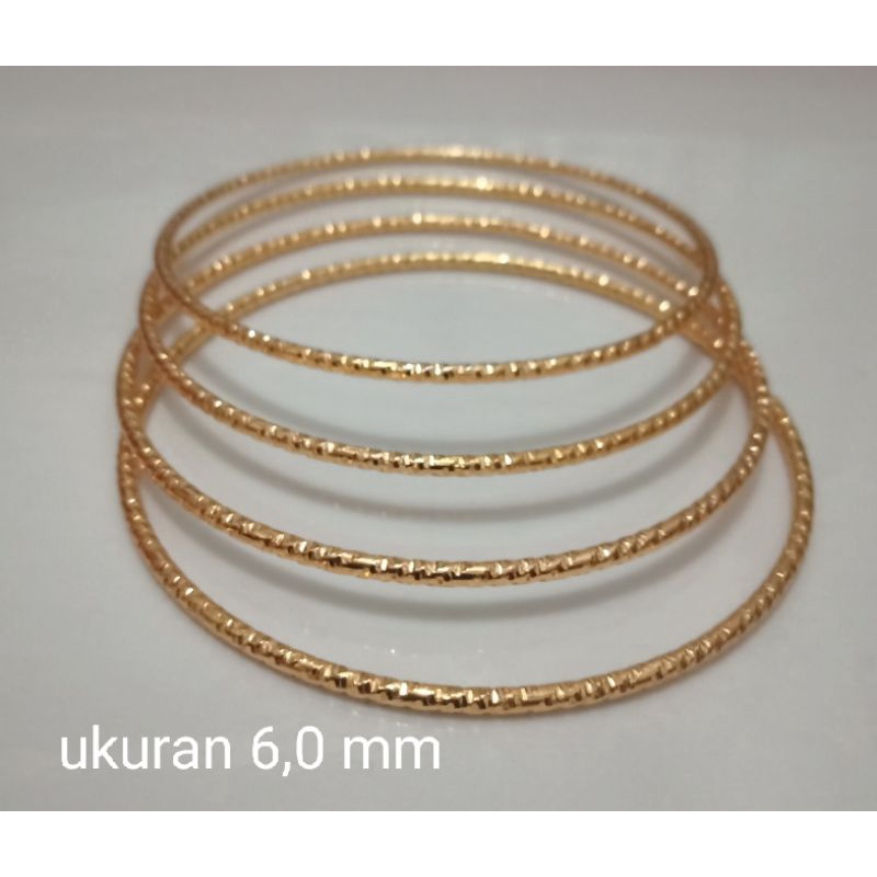 NAL85. Empat (4 PC) gelang keroncong xuping wanita lapis emas ukuran 6,0 mm