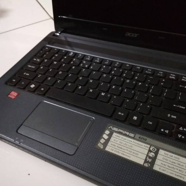 Laptop Acer E450 1,4GHZ RAM 2GB Bekas