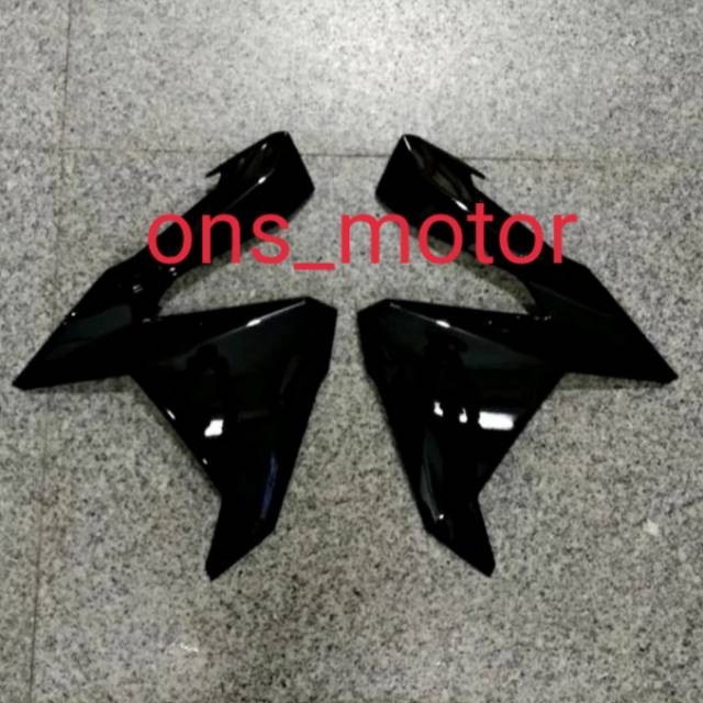 Sayap vario 125 fi 2015 -2017 hitam glossy