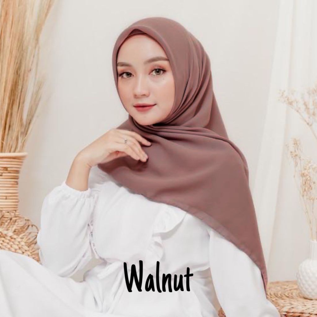 Hijab Segi Empat Bella Square Jilbab Maula Kerudung Bela Square Bahan Polycotton Premium Part 2-Bella Walnut