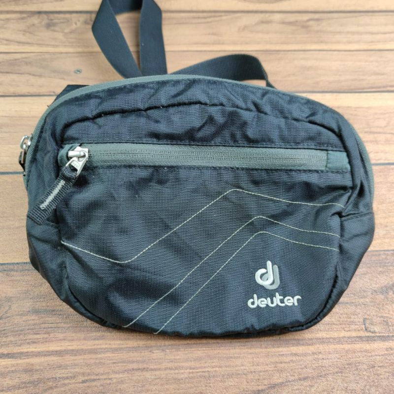 TAS SLEMPANG DEUTER SECOND