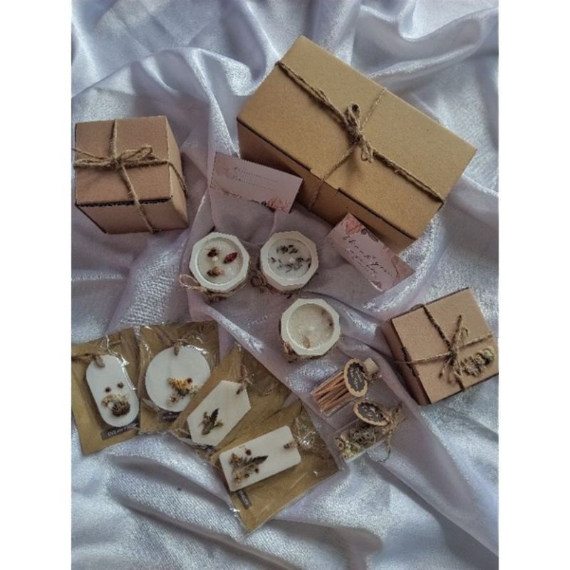 COD | Gift Box/ Hampers Scented Candle / Lilin Aromaterapi