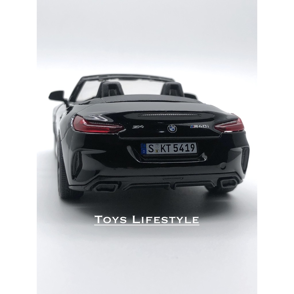 Kinsmart Diecast - BMW Z4 Open Top Skala 1:36 (Hitam)