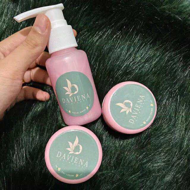 Produk kecantikan DAVINA SKINCARE PAKET HEMAT WHITE GLOW SERIES