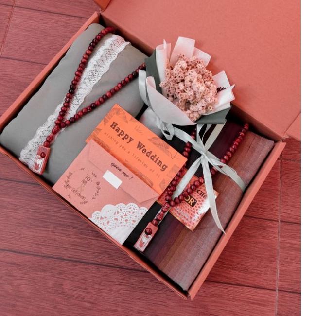 Menarik Hampers Mukena / Hampers Hijab / Mukena Travel / Mukena Renda / Hampers Buket bunga