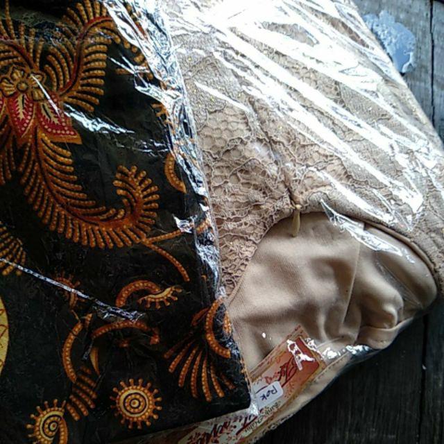 Maura Couple - Sania Ruffle Batik Couple Ori Ndoro Jowi Dnt Garansi Termurah Shopee - Sarwendah