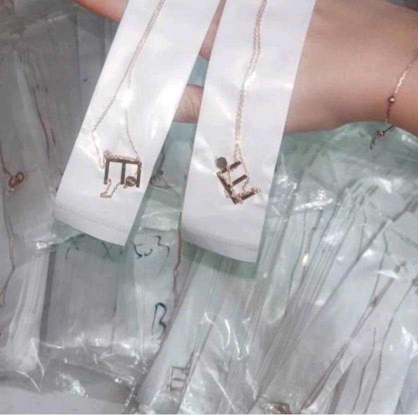 Kalung Huruf Titanium Anti Karat - Kalung Nama - Kalung Inisial Premium - Kalung Huruf A - Z