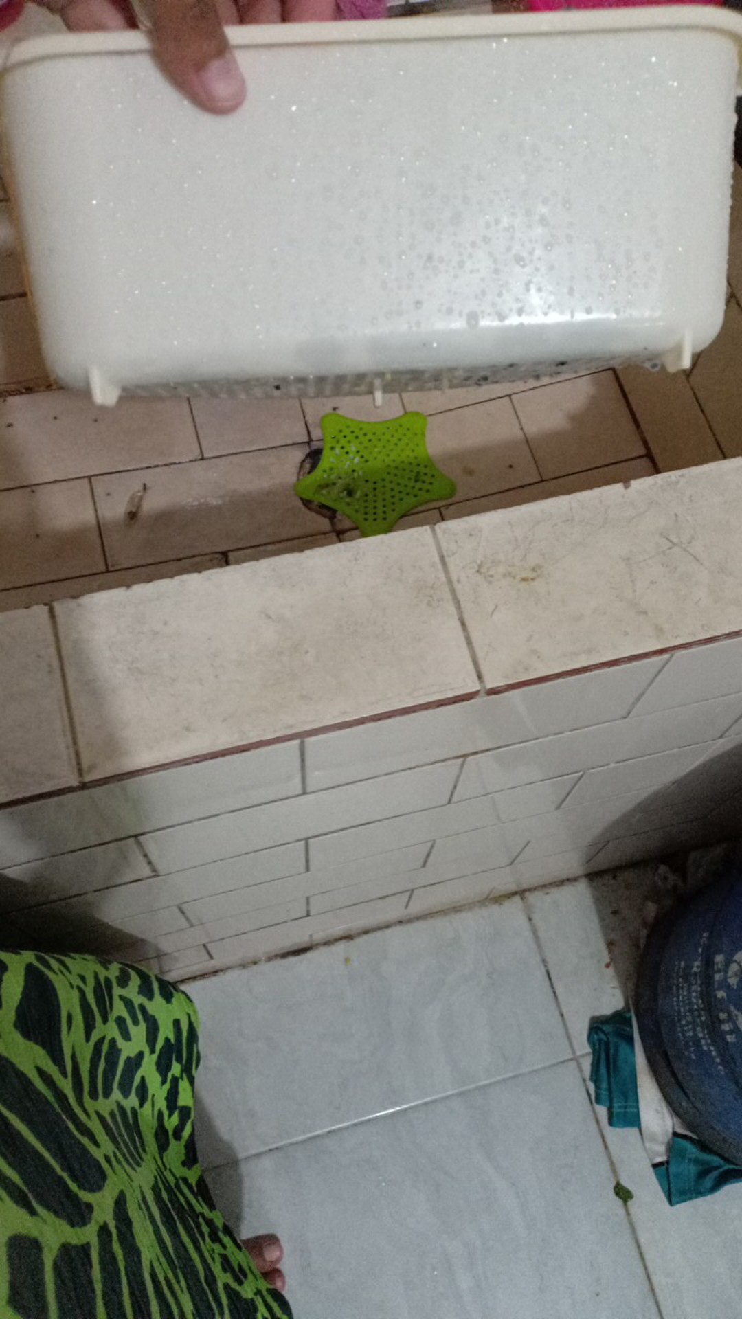 Rak Sudut Wastafel Segitiga - Rak Cuci Piring