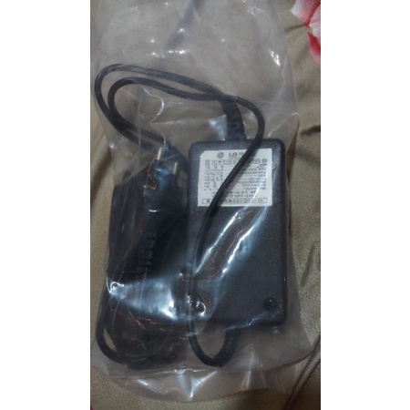 adaptor 12 V 3A merk LG (khusus STB 1RIG )