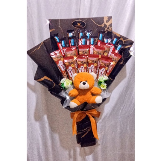 

Bucket snack dan boneka