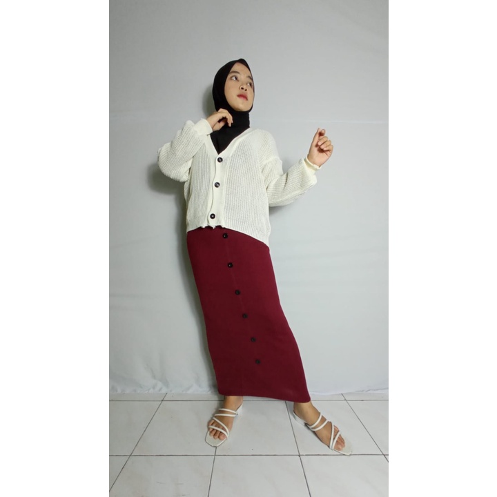 ROK RAJUT KANCING PREMIUM / ROK KANCING DEPAN / BAWAHAN WANITA TERBARU / LONG KNIT STREET