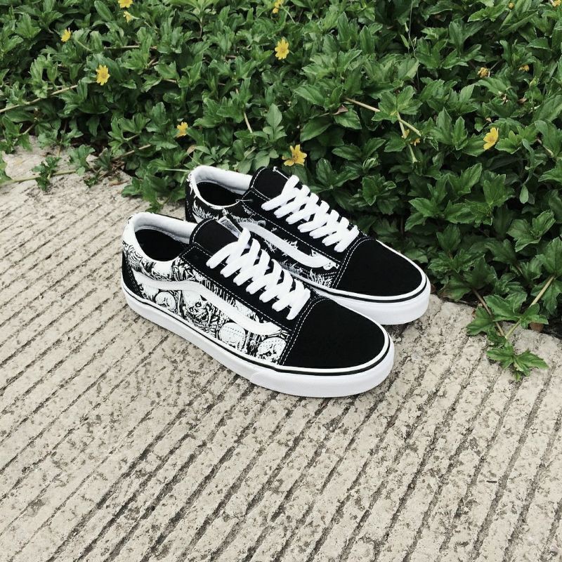 VANS OLDSKOOL FORGOTTEN BONES BLACK AND WHITE RESMI PT.NAVYA