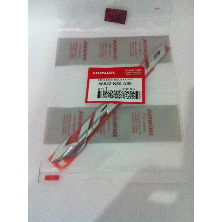 EMBLEM 3D VARIO 150 KANAN