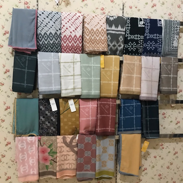 Scarf shireen sungkar