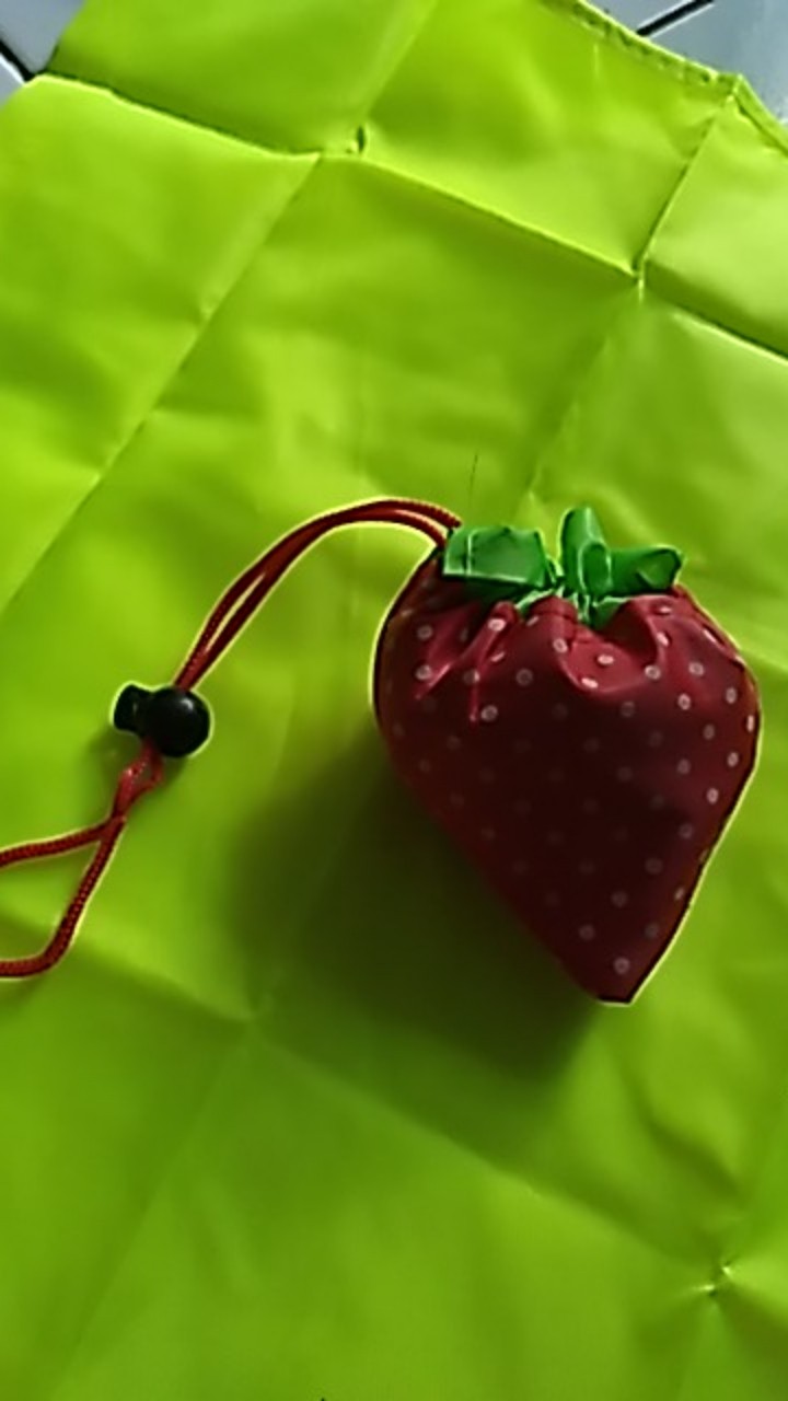 Travelmate Tas Belanja Serbaguna Lipat Strawberry Baggu Bag Bisa Jadi Besar