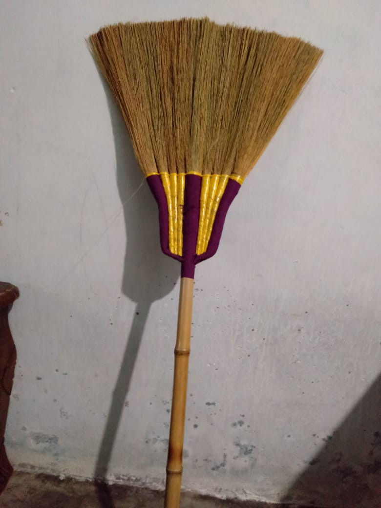 Sapu Lidi Kasur Putih / Sapu Lidi Karpet