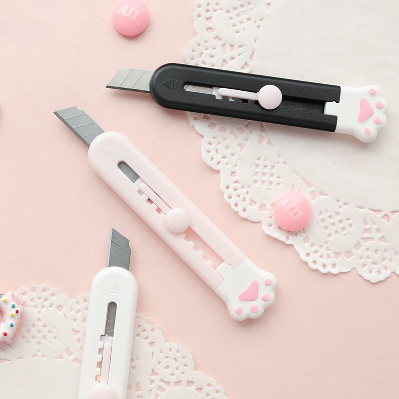 

Cat Pawn Cutter Lucu