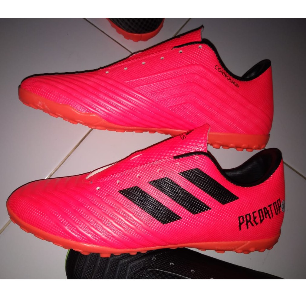  SEPATU  FUTSAL ADIDAS  GERIGI TURF BINTIK PREDATOR ACE X V 