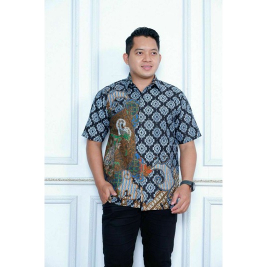 Kemeja batik pria motif wayang puntodewo