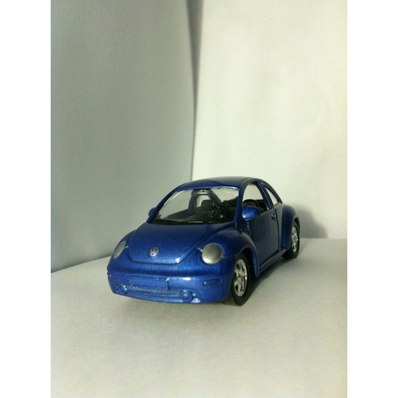 Pull-Back 1 : 60 - Volkswagen New Beetle. Blue 8157 by WELLY