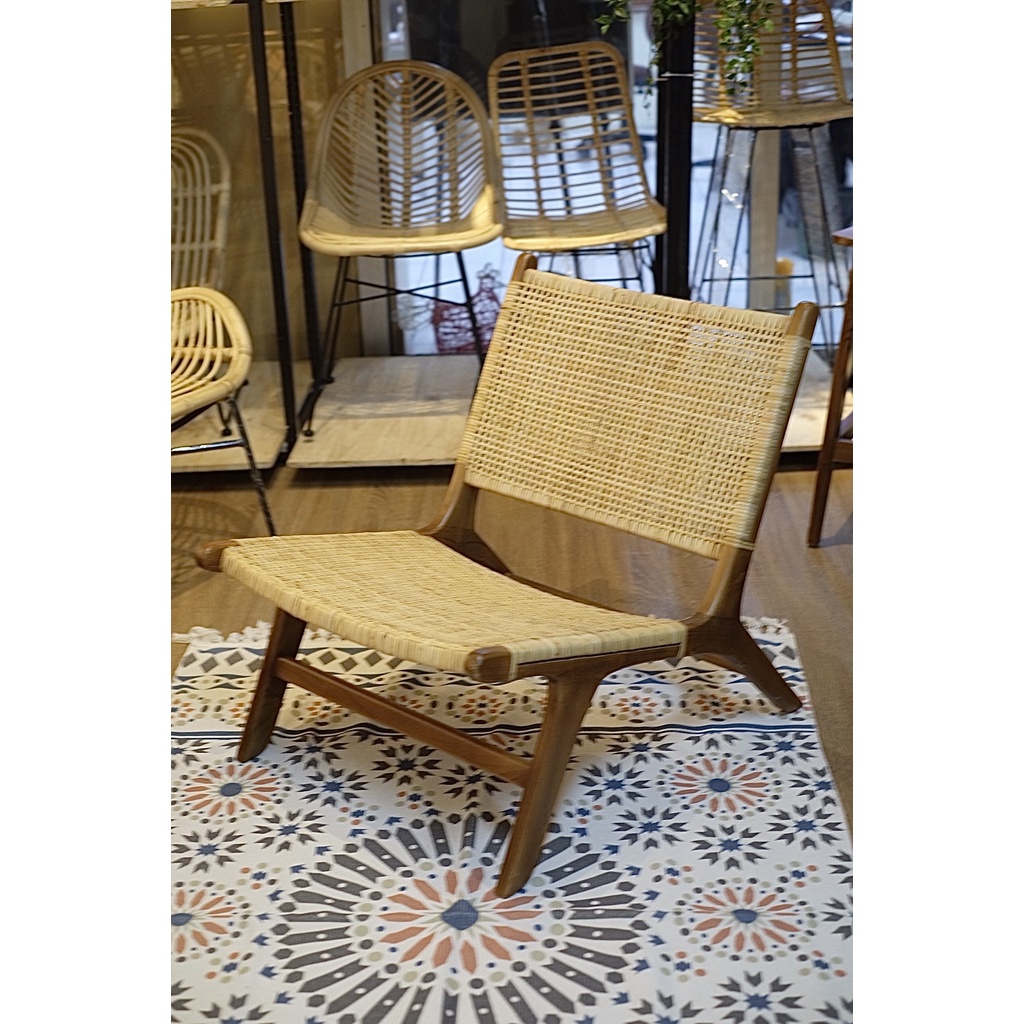 me&dots - Kursi Rotan Santai Kayu Jati/Kursi Teras Santai Rumahan Resto Cafe/Kursi Rotan Webbing
