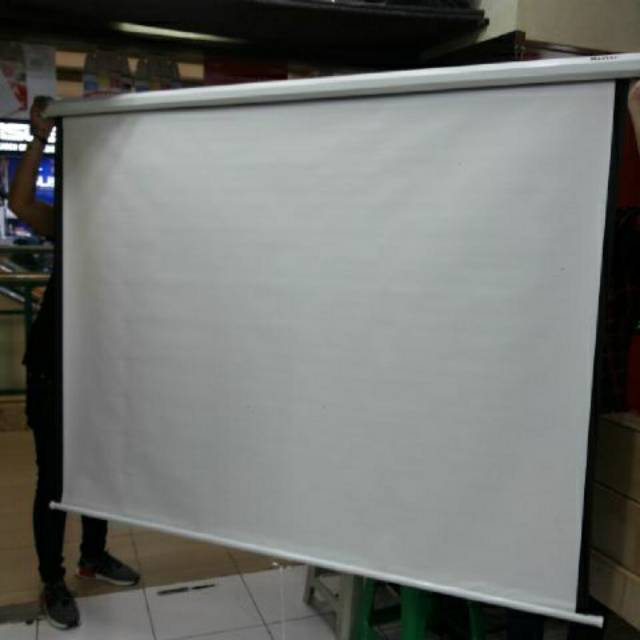 Screen projector motorized 84 inch