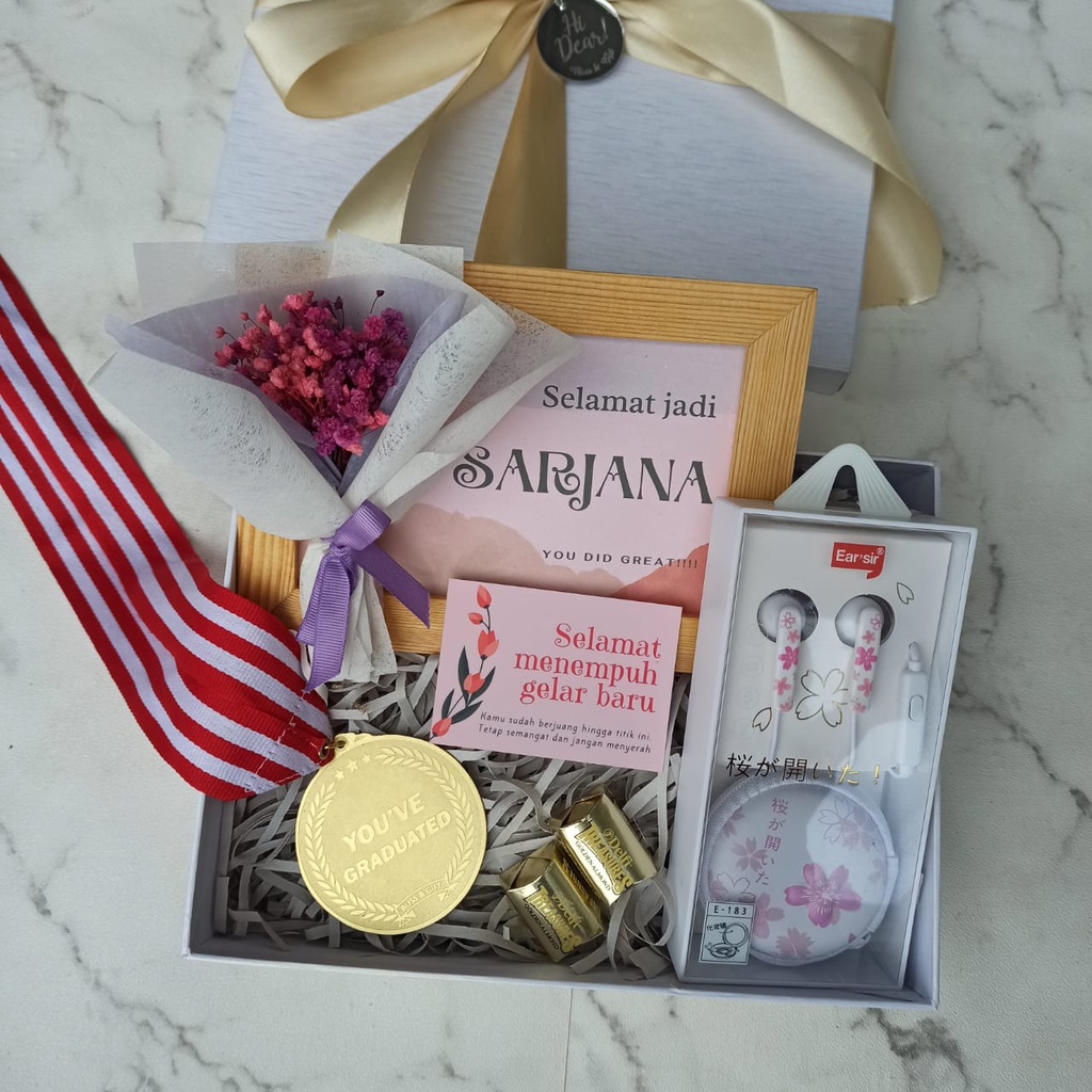 

Bliss Box Graduation (Hampers/Gift Box /Kado UlTah/Kado Wisuda/Kado Anniversary/Souvenir