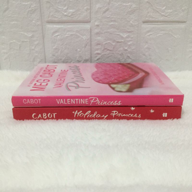 

Novel Import [Meg Cabot] English - Valentine Princess, Holiday Princess