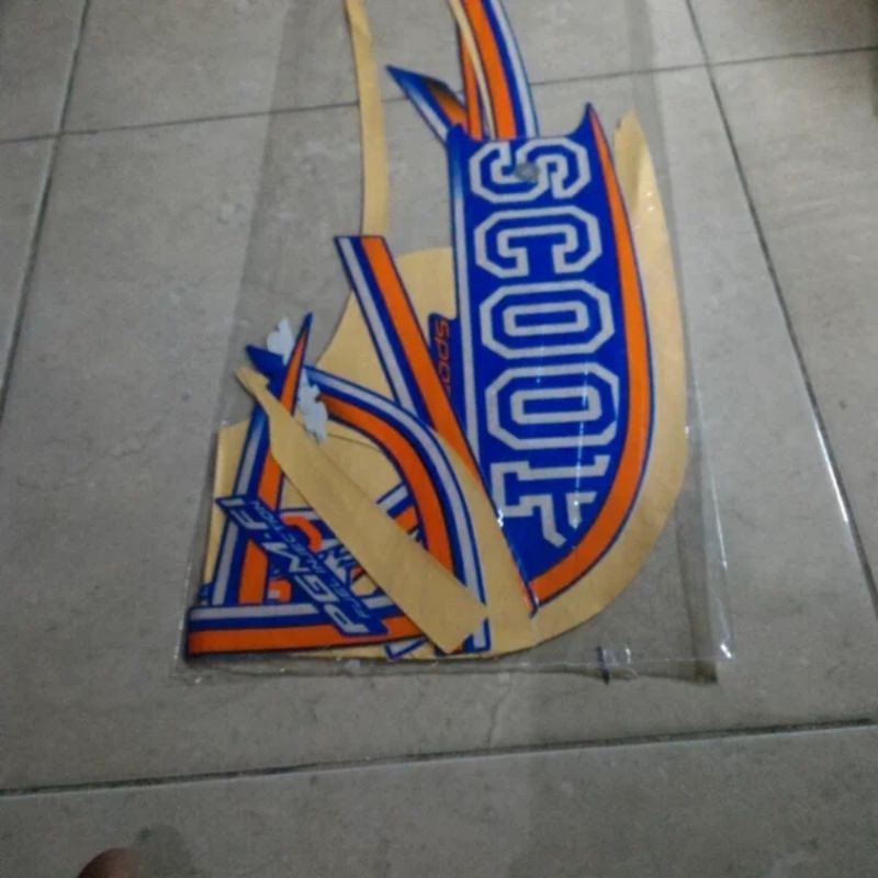 STRIPING LES BODY SCOOPY SPORTY 2014 BIRU