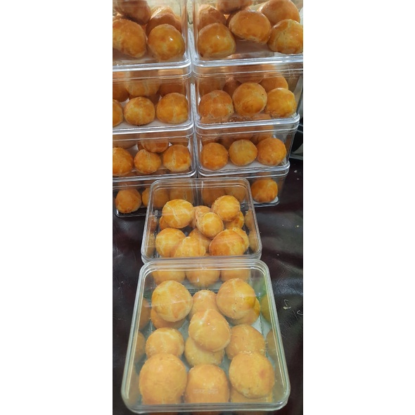 

KUE NASTAR