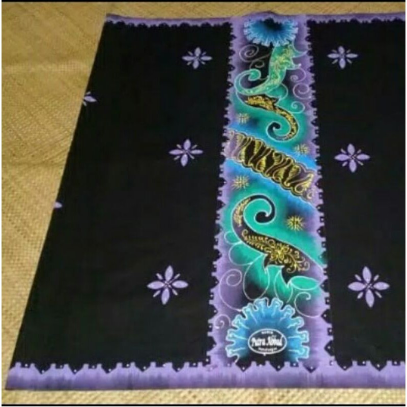 

sarung custom nama dan desain lukis suka suka