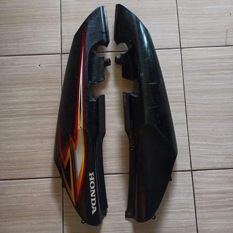 Cover dek body belakang plus sambungan body belakang Honda Tiger Lama 2000 Tilam original copotan
