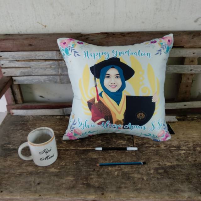 

Bantal Kado 40x40 bolak-balik | desain lukis wajah | Paket 3 wajah | Bisa custom desain