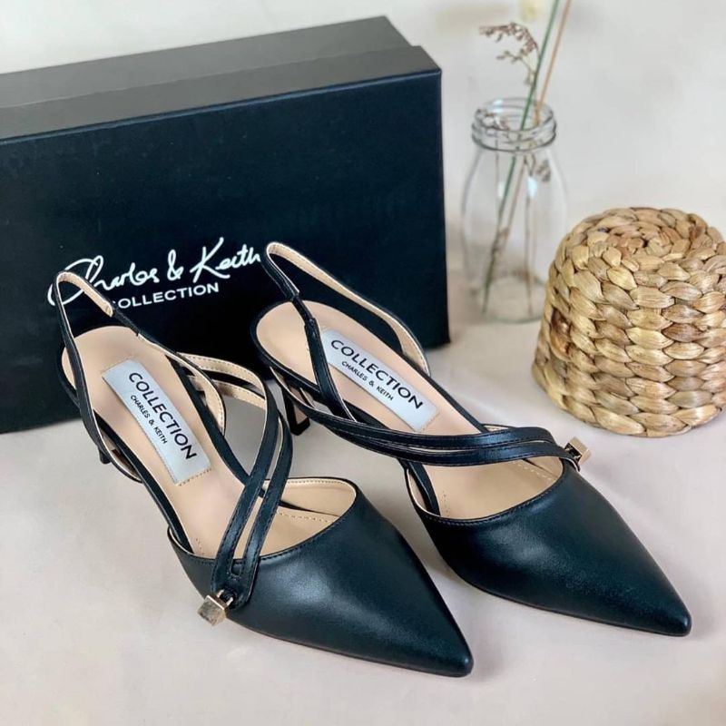 CKS439 - CK ASSYMETRIC SLINGBACK PREMIUM