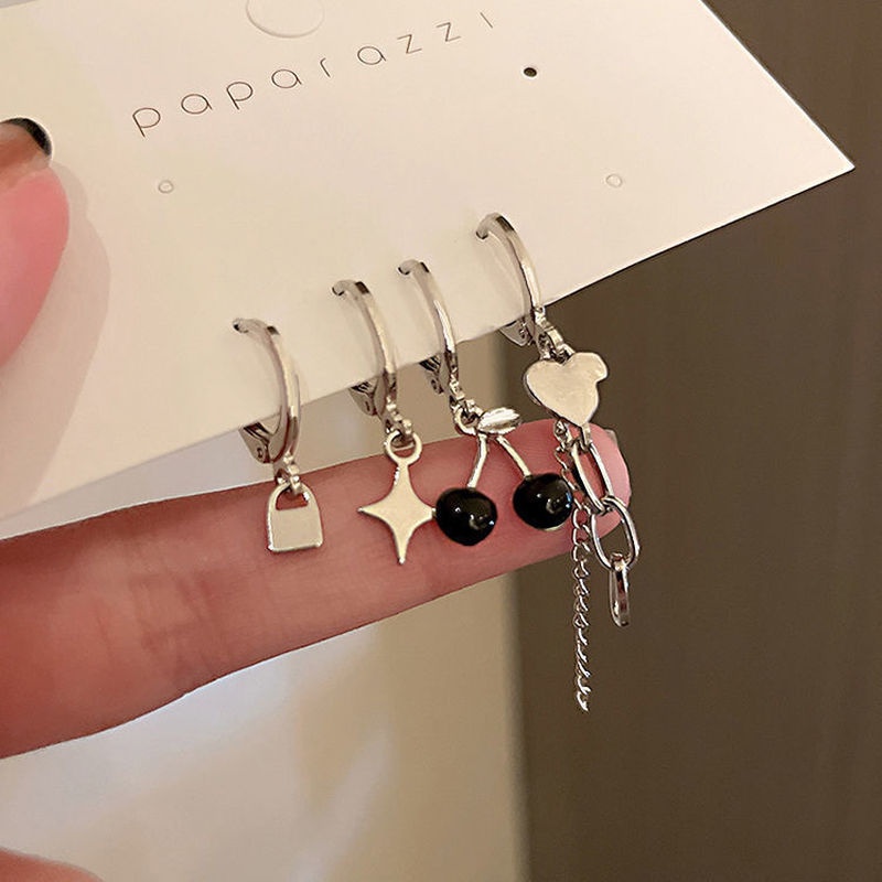 Papaozhu 4 Pcs Manis Keren Hitam Cherry Rumbai Rantai Drop Anting-Anting Set Untuk Wanita Perempuan Korea Bintang Lock Menjuntai Anting-Anting Fashion Telinga Perhiasan Pakaian Sehari-Hari