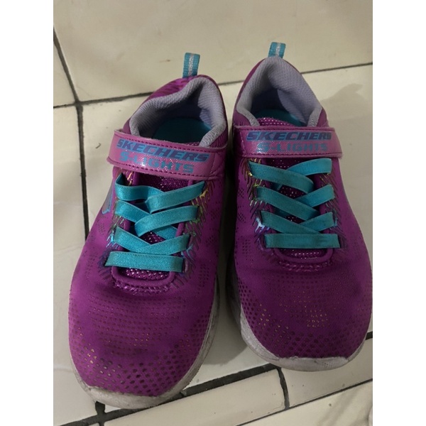 Sepatu Skechers Anak LED (Preloved)