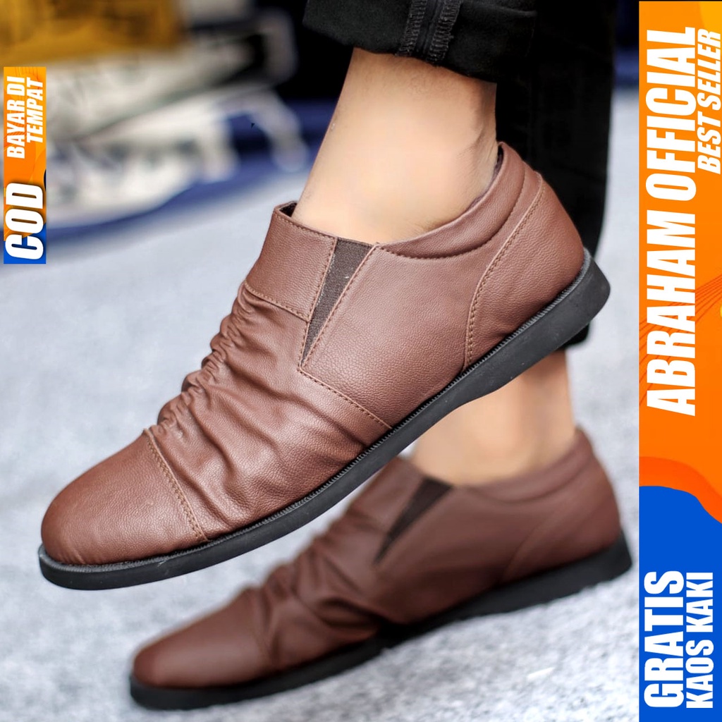 Sepatu Slip on Pria Santai Casual Formal Kulit Syntetic Kerja Kantor Kuliah Kondangan Hitam Keren Terbaru