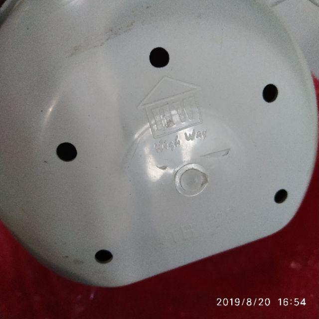 Pot Bunga Tembok Putih 19cm - Putih