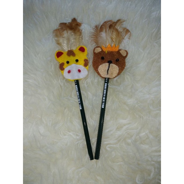 

hiasan pensil bulu ayam sbdp kelas 1