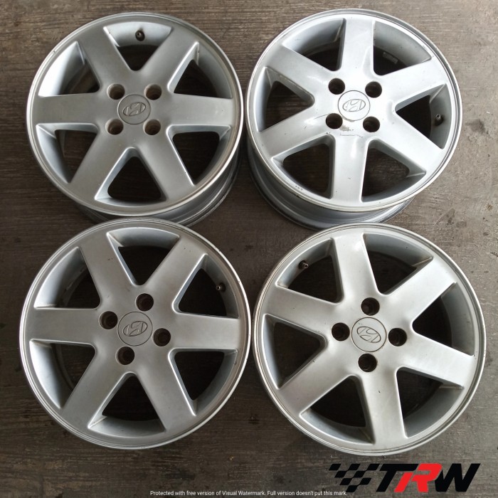 Velg mobil seken original hyundai Avega Ring 15 hole 4x100
