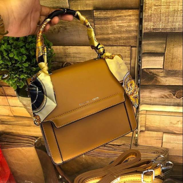 Tas import Charles&keith