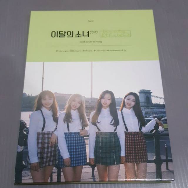 ALBUM LOONA ALBUM YYXY BEAUTY & THE BEAT ALBUM ONLY LIMITED