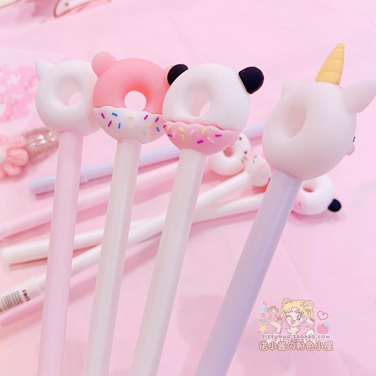 

Garansi Murah 1 LUSIN PULPEN GEL MOTIF KARAKTER DONUT LUCU IMUT / BOLPEN GEL KARAKTER AA46