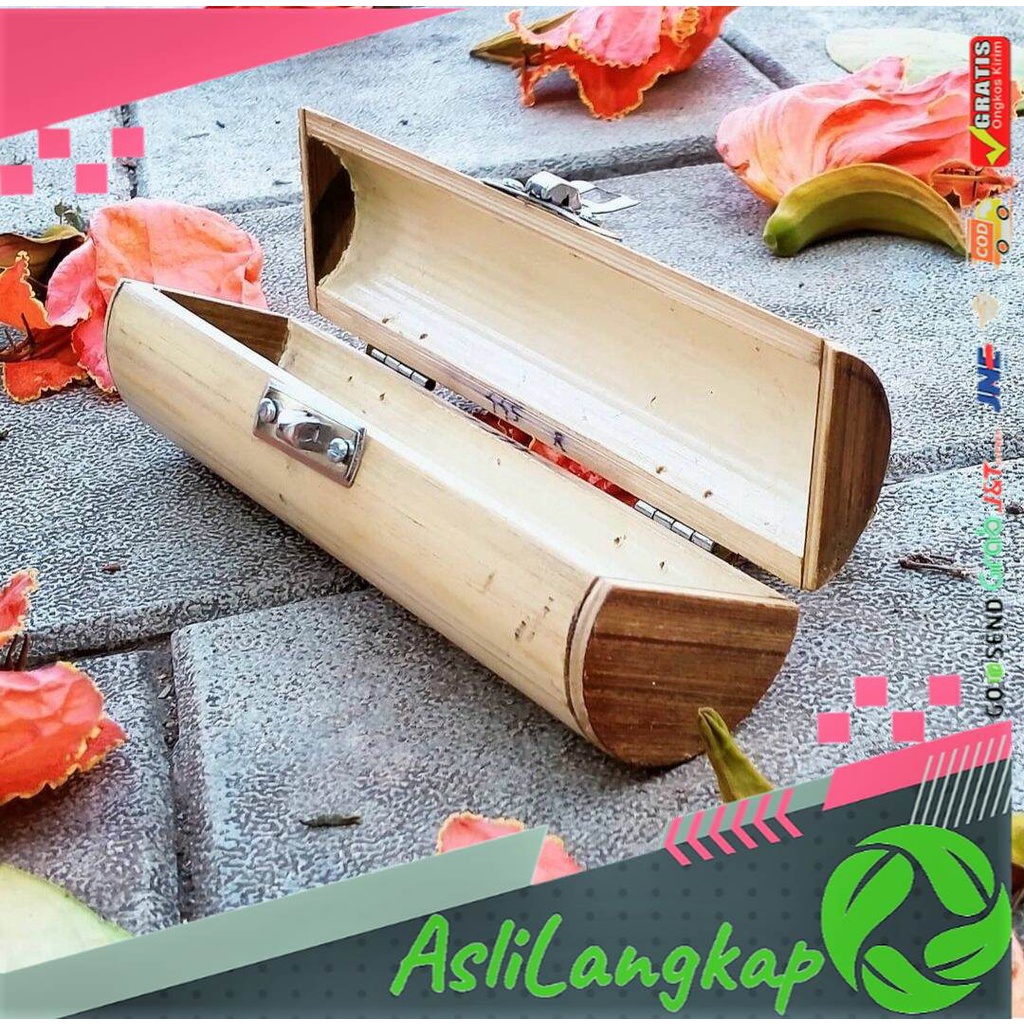 

KOTAK PENYIMPANAN PULPEN DAN PENSIL DARI BAMBU DENGAN KEARIFAN LOKAL