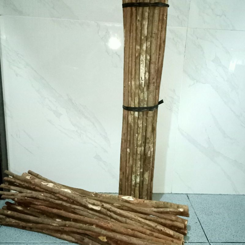 Angkringan Kandang Kayu Asem Jawa dan Kayu Asem Bali